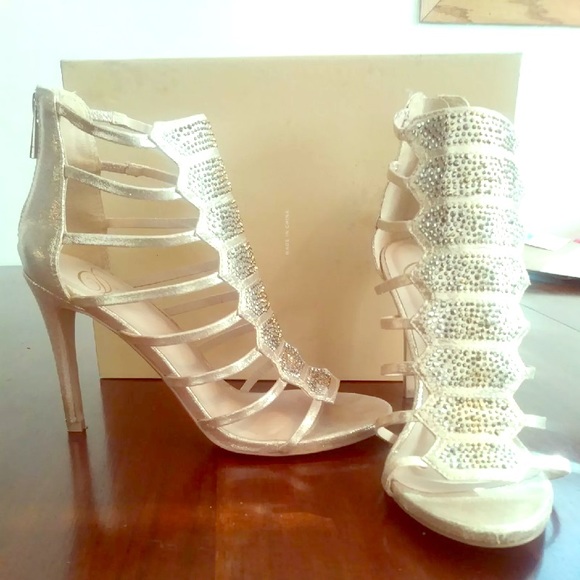 Gold High heels - Picture 1 of 1